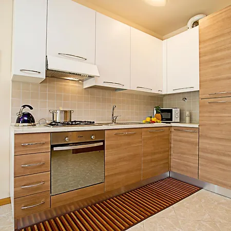 Casa Kristall - Happy Lägenhet Desenzano del Garda